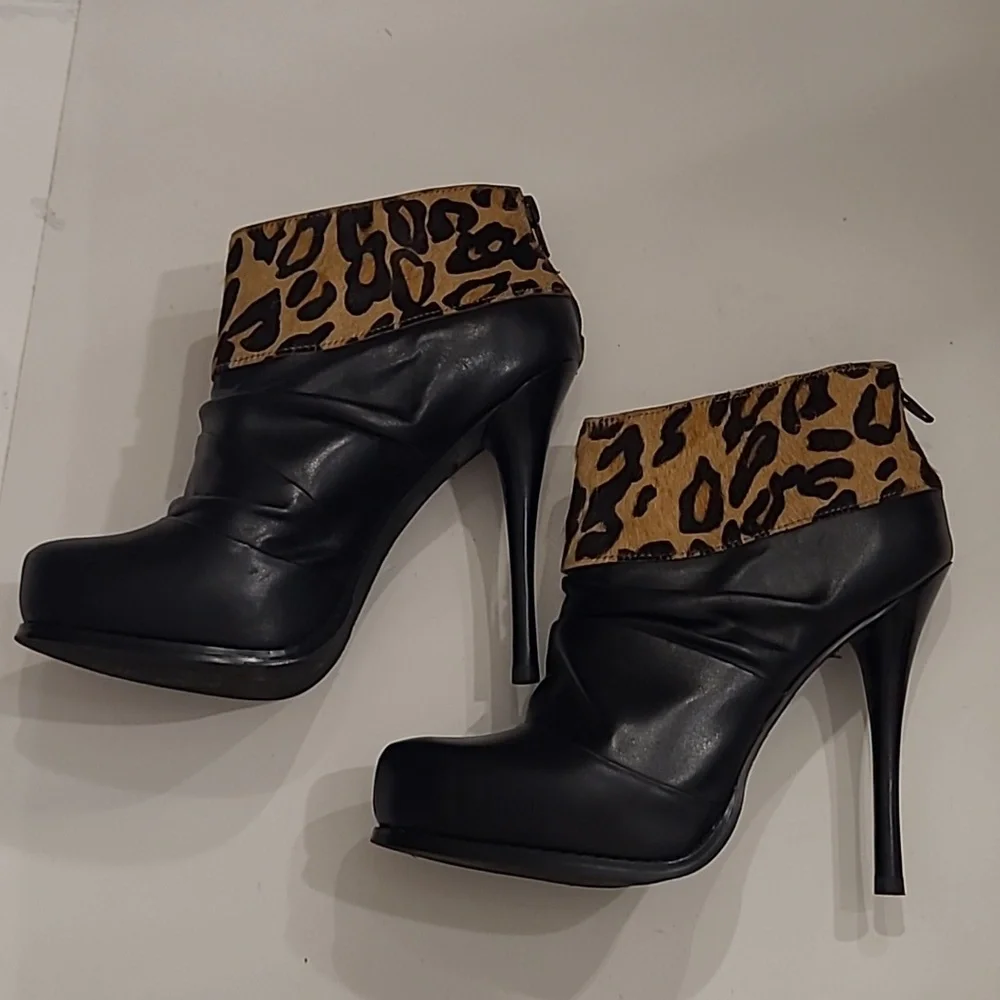Saks 5th Avenue Street Leather Leopard Print Stiletto Heeled Zip Up Ankle Boot
